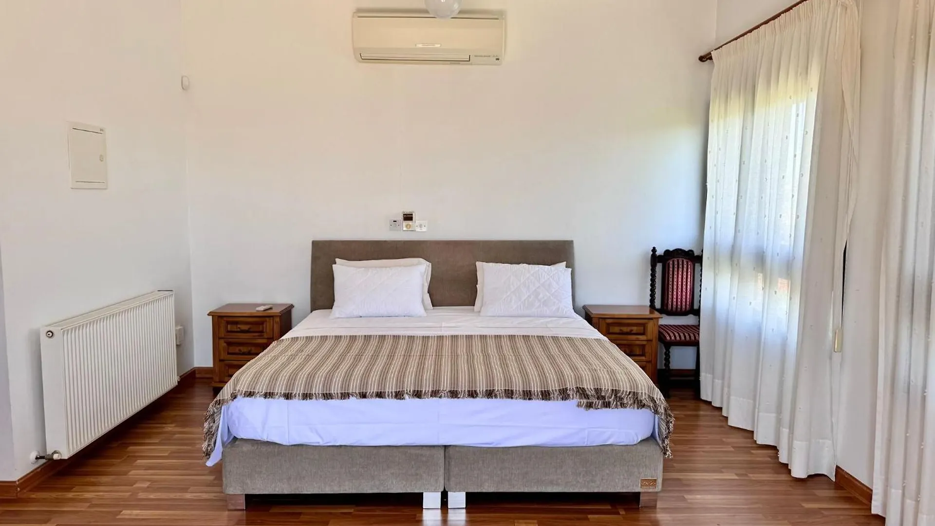 Вилла Mountain View 6 Bed Mansion With Private Padel Court, Pool & Gym Ларнака